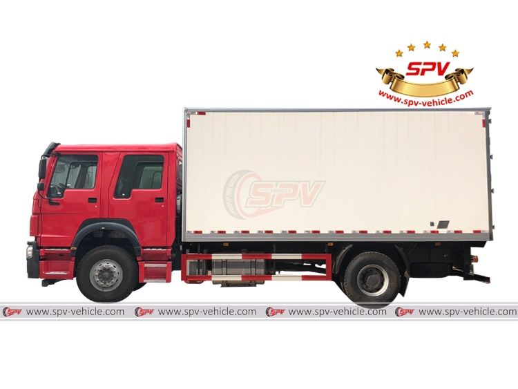4x4 Dry Box Van Sinotruk - LS 4x4 Dry Box Van Sinotruk - LS